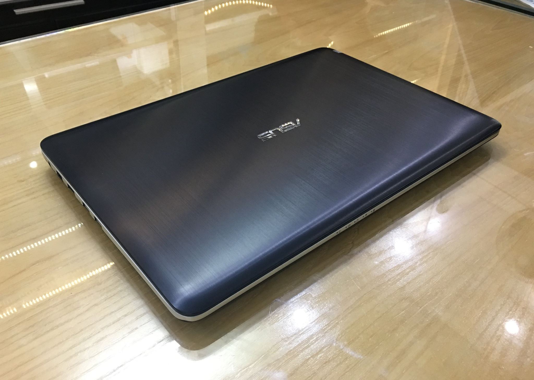 Laptop Asus Asus K501LX-DM083D-7.jpg